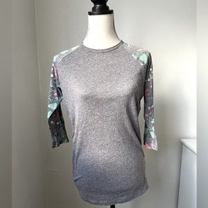 LuLaRoe baseball style gray 3/4 length sleeve shirt size xsmall